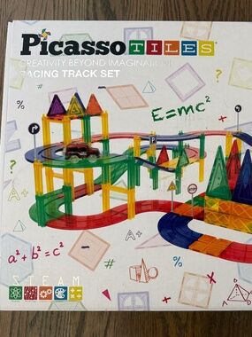 Picasso Tiles racing track set